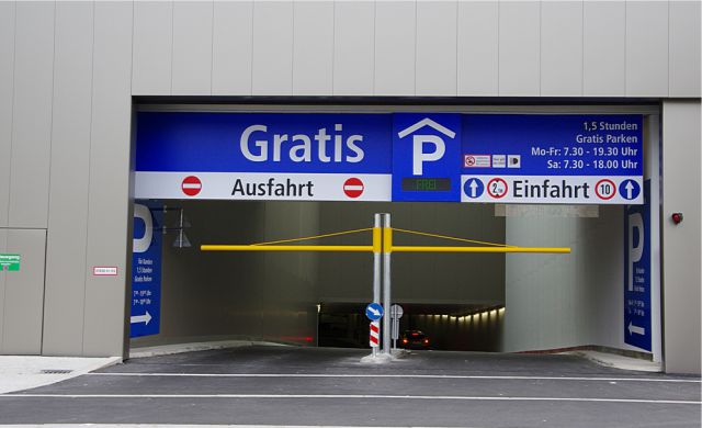 Parkplatz Lehen IM 34 Interspar in Salzburg
